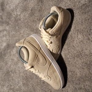 Nike Court vision low for biege (coconut milk)